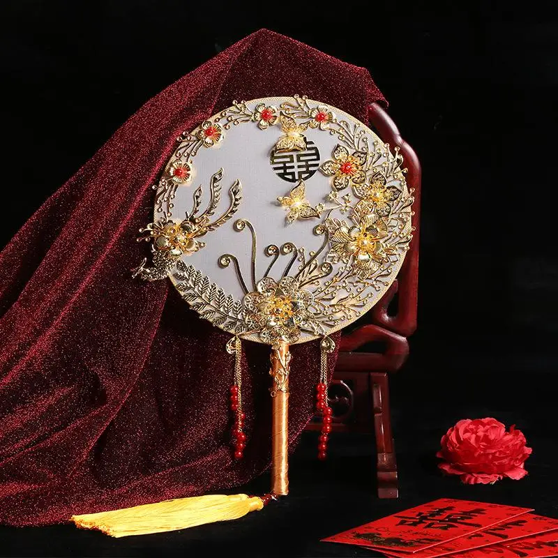 Nuotakos grupės gerbėjas Kinijos Tradicinių vestuvių Nuotaka Ventiliatorius Derliaus Raundą Rankoje Rožė Gėlių Ventiliatorius Vestuvių Fotografija Rekvizitai